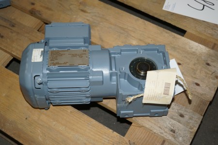 Gear motor, SEW EURODRIVE, WA30 DRS71S4, (rpm: 1380/96)