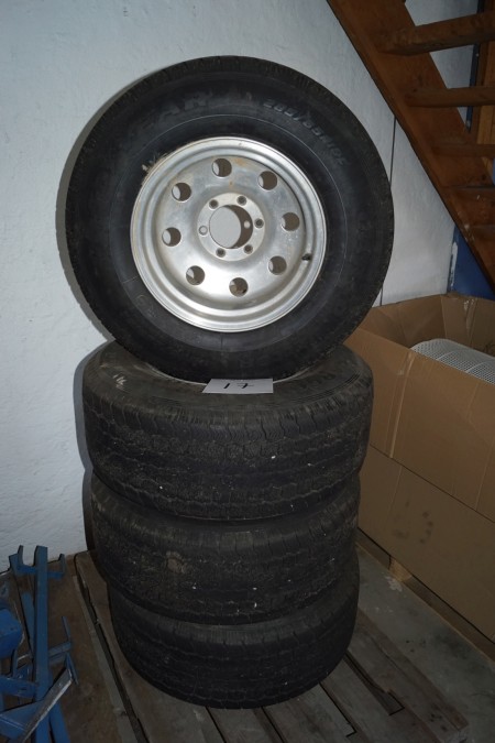 4 rims with tires make: MICKEY THOMSEN rims, tires: GOODYEAR 285/65 / R16C suitable for Nissan Patrol