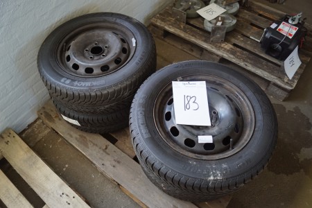 4 rims with tires 195/65 / R15
