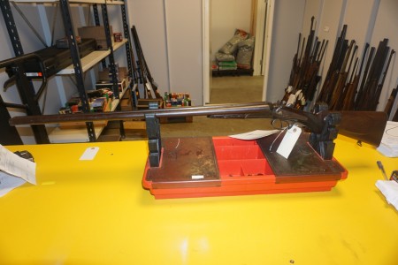 Hanegevær, Kaliber 12-70 Totallængde 114 cm løbslængde 74 cm Stand: Under middel