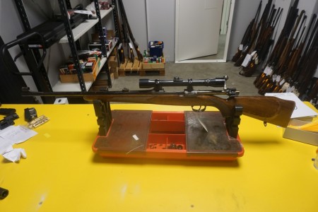 Gewehr Parker Heckkaliber 30.06 Waffennummer B195114 Lauflänge 70 cm Gesamtlänge 108 cm Visier Fernglas Sterling 4x31