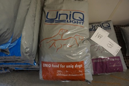 2 sacks of dog food Uniq basic