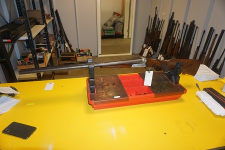 Haglgevær S/S kaliber 12-70 Mærke Luco bognummer 3450 Løbslængde 56 cm totallængde 110 cm