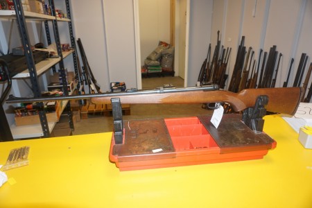 Gewehr Savage Kaliber .308 Waffennummer F306919. Lauflänge 72 cm Gesamtlänge 110 cm