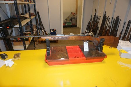 Gewehr Husqvarna Kaliber 6.5X55 Waffe Nummer 618931. Lauflänge 72 cm Gesamtlänge 110 cm