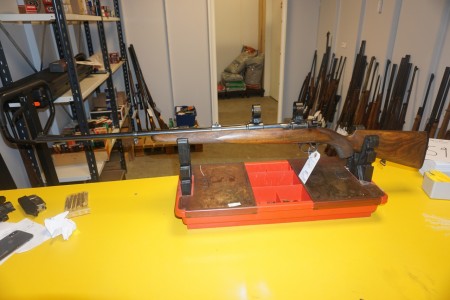 Gewehr Husqvarna Kaliber 8X57 Waffe Nummer 51063. Lauflänge 76 cm Gesamtlänge 114 cm