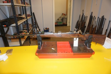 Gewehr Mauser 6.5x55 Waffe Nummer 3100. Lauflänge 75 cm Gesamtlänge 108 cm
