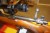 Riffel Mauser Kaliber 8X57 våbennummer 8665. Med Tasco 4X40 sigtekikkert Løbslængde 58 cm Totallængde 114 cm
