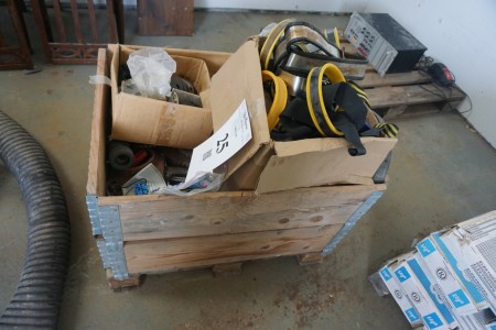 Pallet with various parts for hydraulics etc.