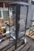 Fabrikør glasskab med nøgle og hylder  højde 150 cm