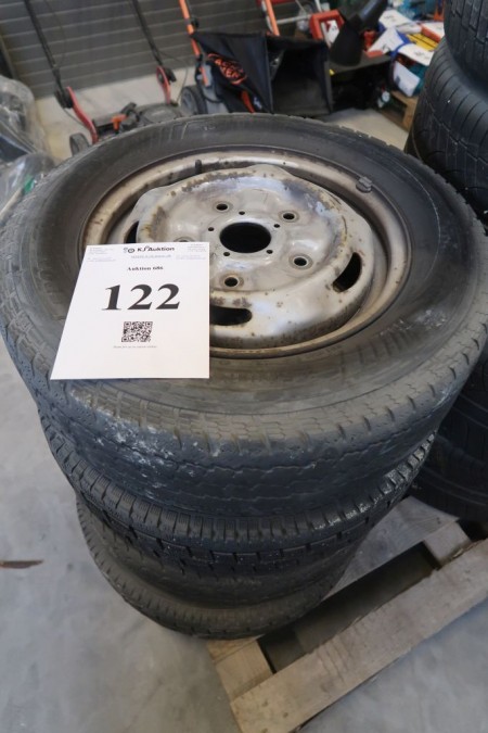 4 Stück Stahlfelgen mit Reifen, 195 / 70R15C, 5x152 mm