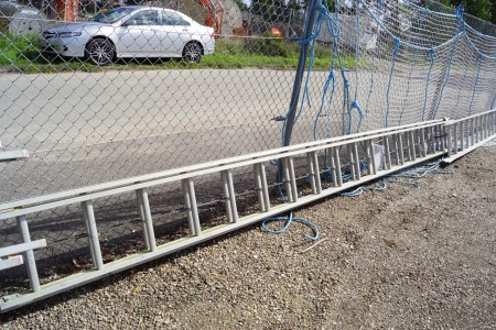 12 meters of pull-out aluminum ladder.