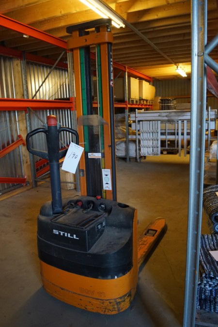 Still Electric Pallet Lifter EGV 12 year 2001 new battery for 3 years ago. Can lift for 3 meters.