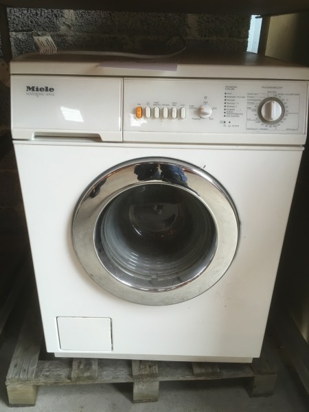Miele Novotronic W903 Washing machine. Tested ok.