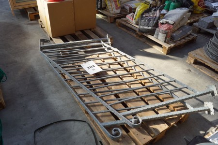 2 pcs. galvanized railing. H: 90cm