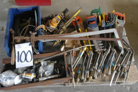 Pallet including various hand tools, etc.