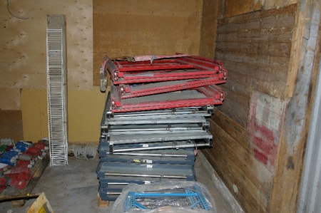 Pallet including misc. Pallet Extendable Shelves, 11 units. max. 700 kg per. shelf