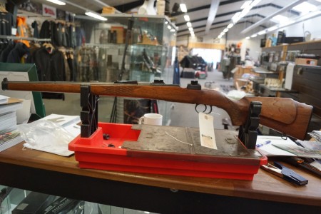 Carl Gustav Modell 96 Gewehr Vollkaliber Kaliber 6.5X55 51.5 cm laufend insgesamt 105 Waffe Nr. 458624