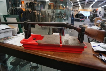 Pistole ohne Hähne Marke Wiggo Astrup Horsens Kaliber 16 74 cm ausgeführt.