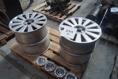 4 alloy wheels, 19 inches, 5x112, have been mounted on Touran.