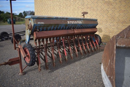Stegsted seed drill 3 m