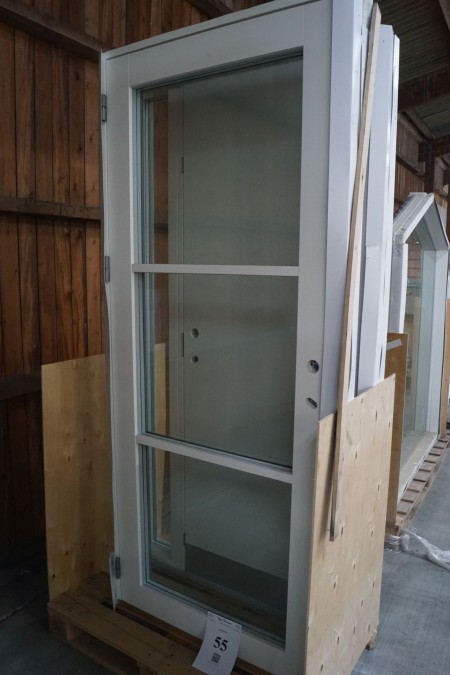 Wooden / aluminum exterior door. 95.5 * 218 cm.