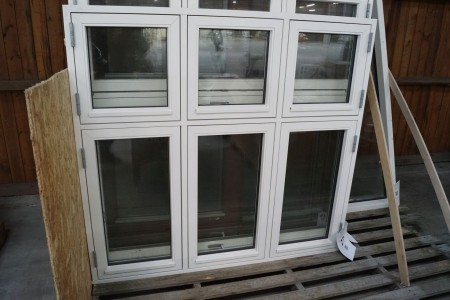 Wooden / aluminum window. 148 * 138cm.