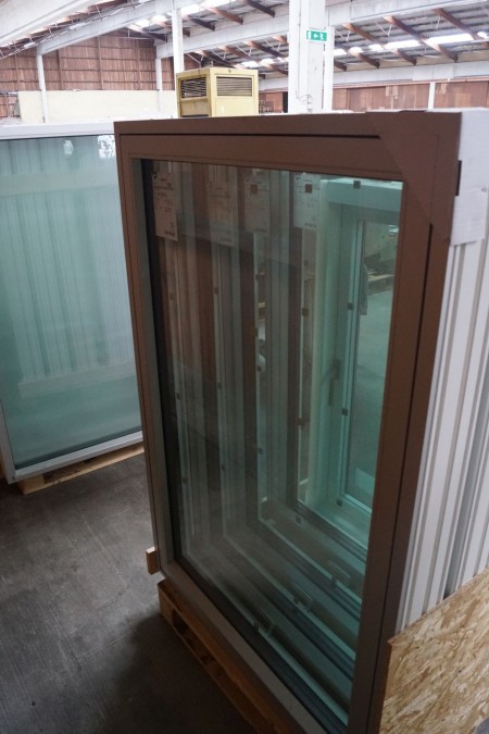 2 pcs. wooden / aluminum windows. 96 * 137cm.