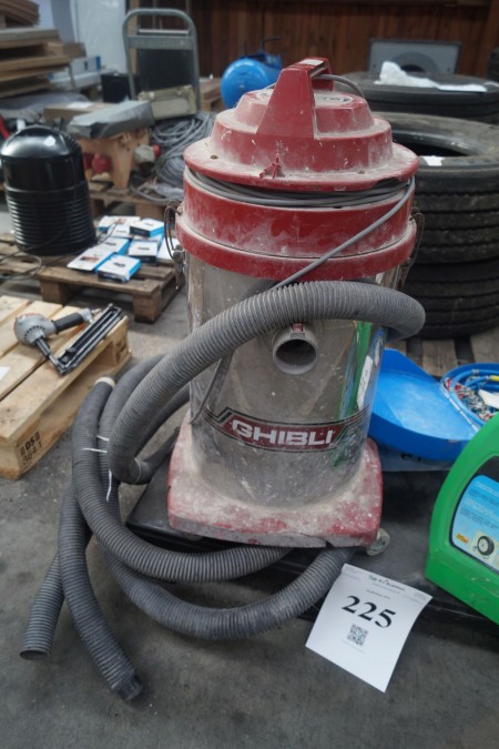 Industrial Vacuum Cleaner, Brand: Ghibli