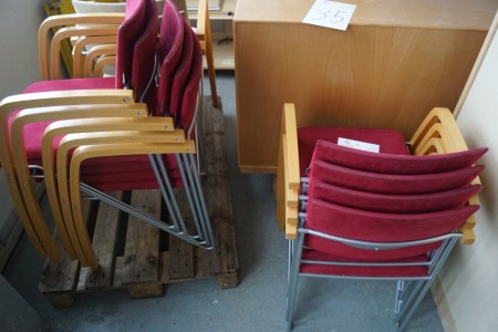 9 Stühle + 2 Stühle.