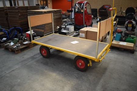 Large tow truck, 200x100x46.5cm.
