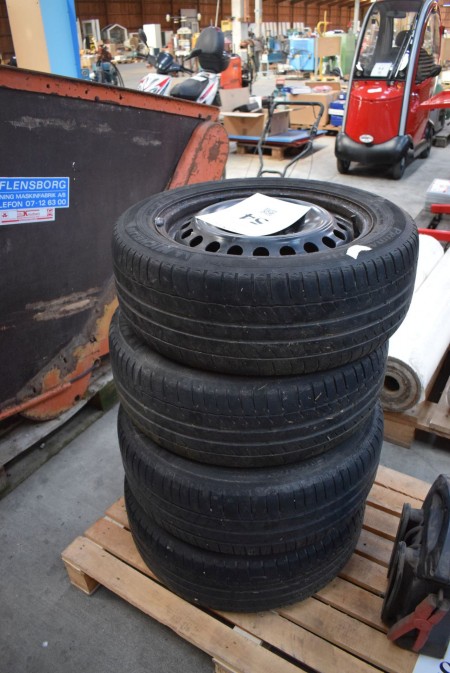 4 pcs tires, 205/55 R 16 on rims. has been sitting on the ford mondeo.