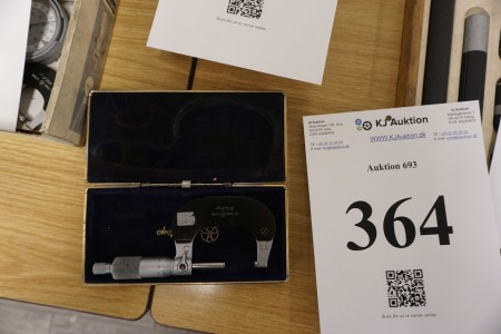 Mitutoyo measuring glasses, 25-50mm, 0.01mm.