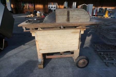 Firewood, works, wheels and roller table, blade 60cm.