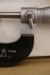 Innenmanometer, 30-50 + Mitutoyo-Messbrille, 0-25 mm.