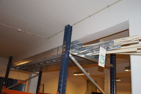 Lot of cable trays approx. 11 pieces length 250 cm + electric pipe PVC 25 approximately 300 cm