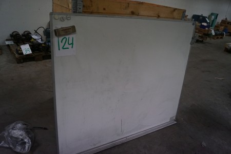 2 Whiteboards. 150 x 124 cm