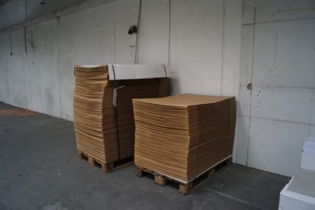 Europalle Low Cardboard etwa 150 x 120x80 cm