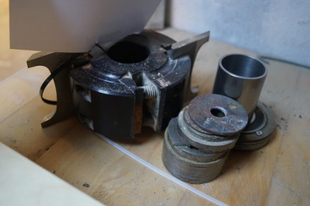 Cutter iron + various inserts.