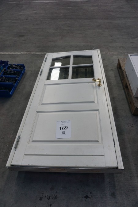 Tür mit Rahmen, B: 99 cm, H: 206 cm.