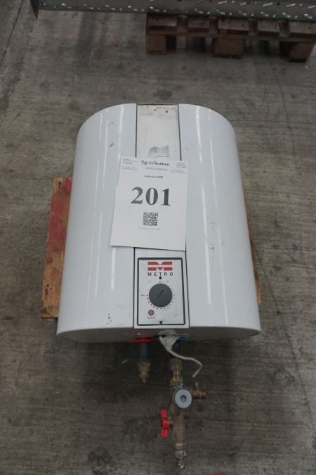 Electric water heater, brand: METRO, 30 liters, condition unknown.