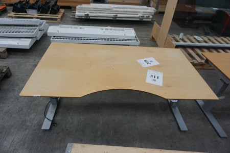 Hæve/sænke bord, b:160cm, d:90cm.