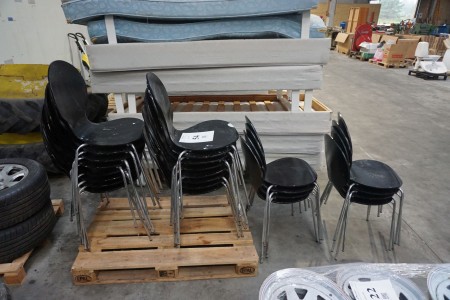 24 Stück Stühle.