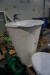 Washbasin 85 * 54 cm + toilet + vacuum cleaner.