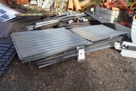 Lot of tinplate roofs. Str. from 140 to 250 cm. Ca. 42 pcs.