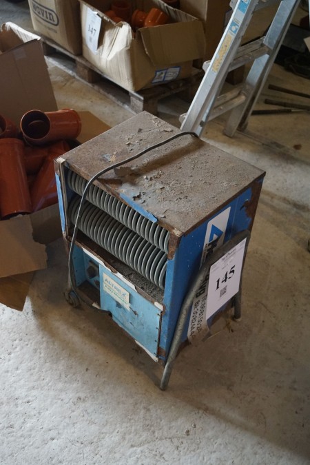 Heating oven 230v. Starts and works.