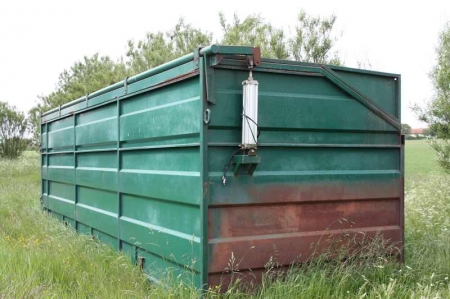 Green Crops cargo, Approximately 8 x 2.2 meter. Air hydraulic top