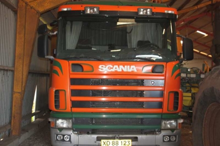 Truck, Scania Type R144 GB6X2NBN 460. Swap body: 14900 kg. Display shows: 141382 km. Year 1997