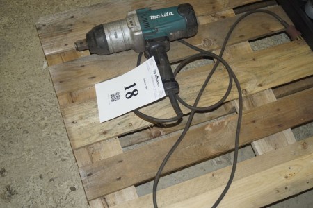 230 volt Makita powerful wrench.