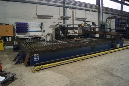 Plasma cutter 1000x300 cm Messer Grieheim KS 20 control with Hypertherm is separated.